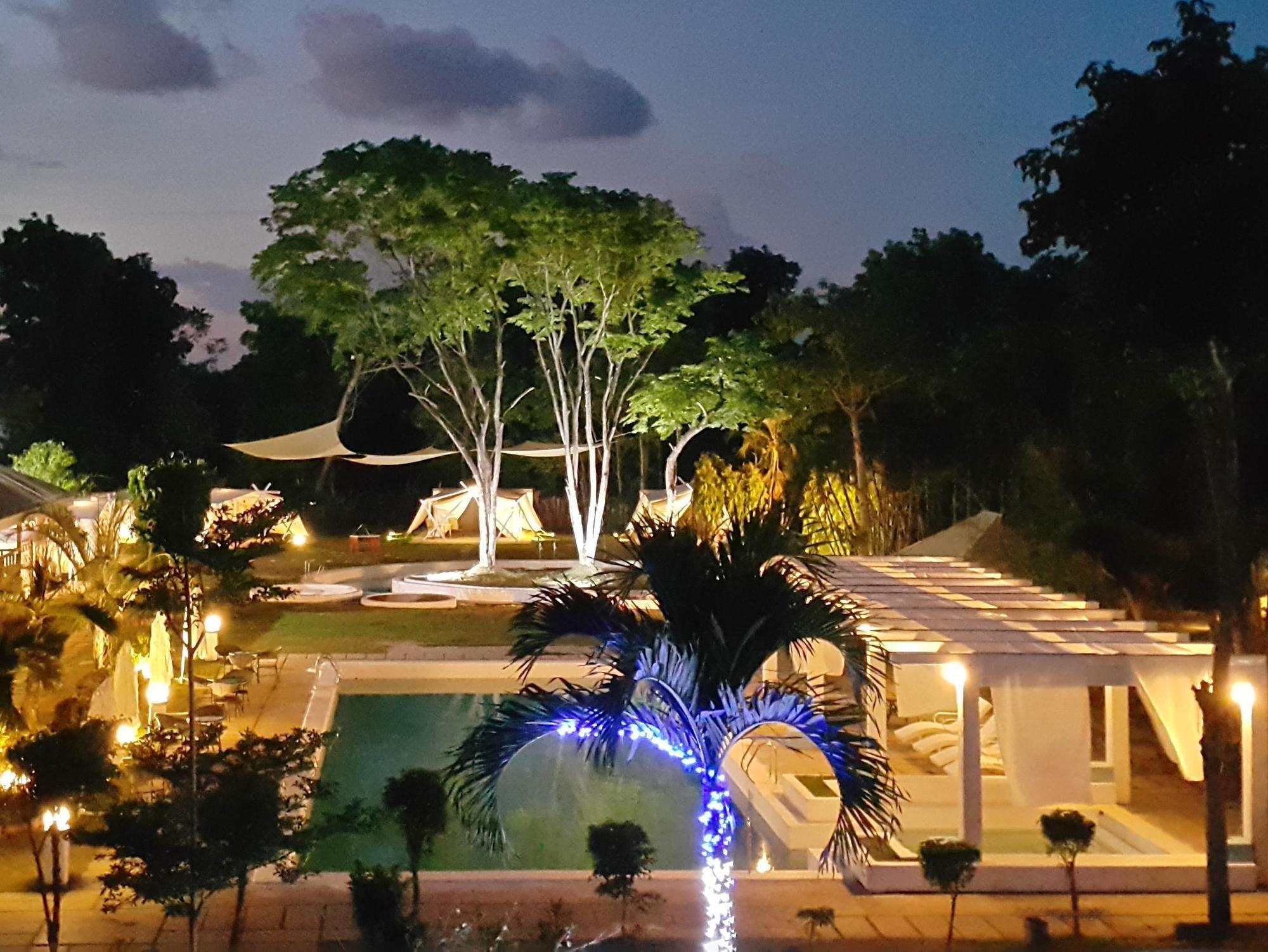 Blue Hotel And Resort Каламба Екстериор снимка